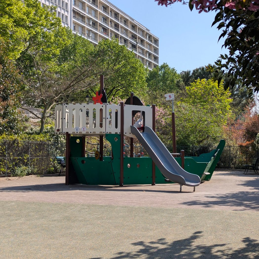 Aire de jeux pour enfants 1